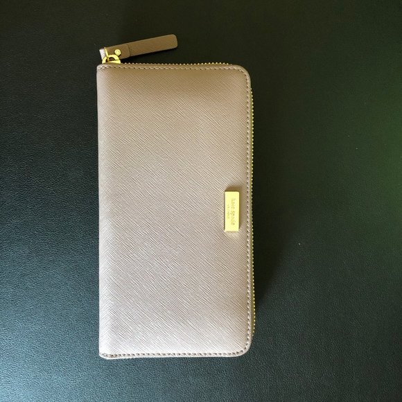 Kate Spade Laurel Way Neda in dusk cityscape.. - Picture 1 of 3